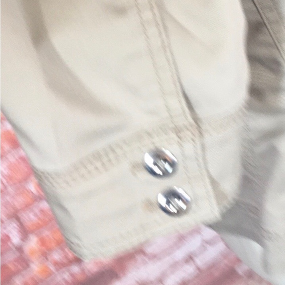 White House Black Market Tan
Tailored Cropped Button-Front Jacket - Picture 5 of 10